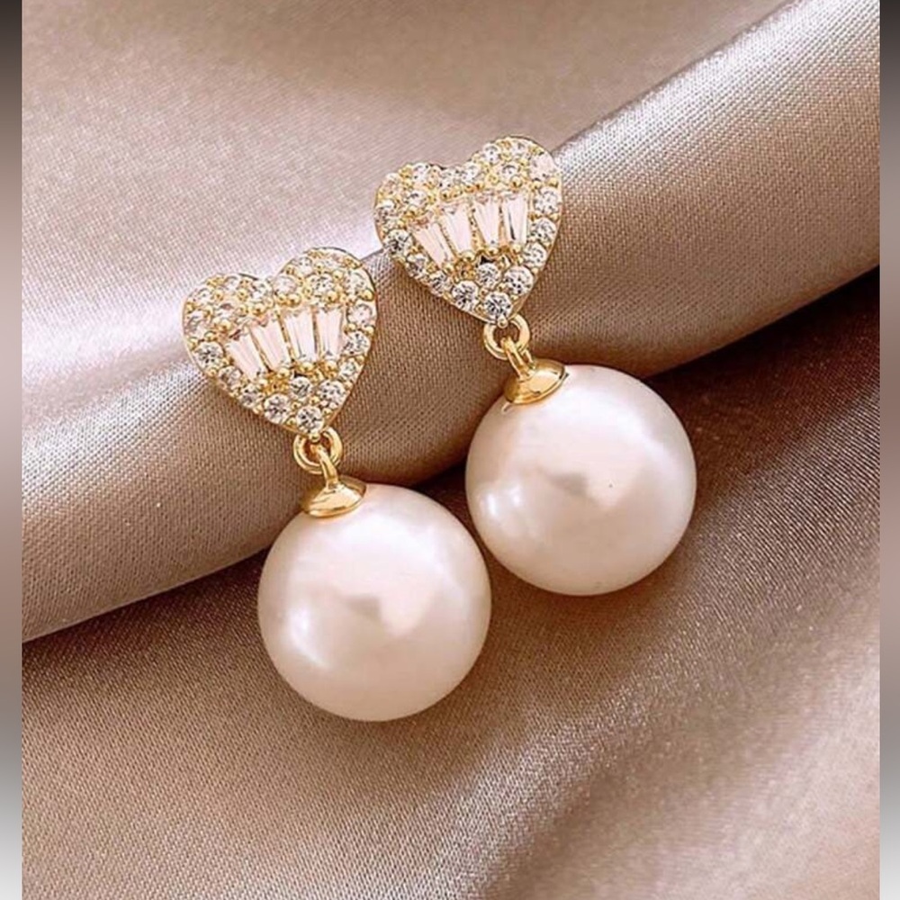 Elegant Gold and Pearl Drop Earrings